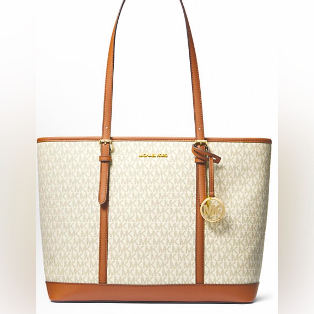 Madia I’m selling brand new Micheal kors big toe bag - Picture 1 of 6